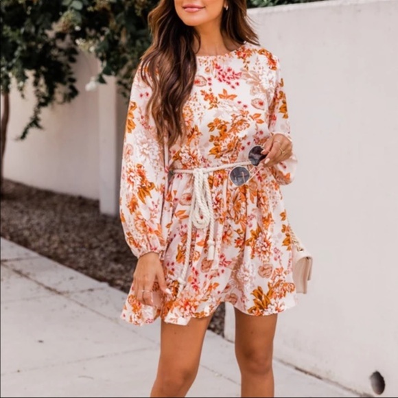 Pink Lily Dresses & Skirts - NWOT Pink Lily Floral Dress